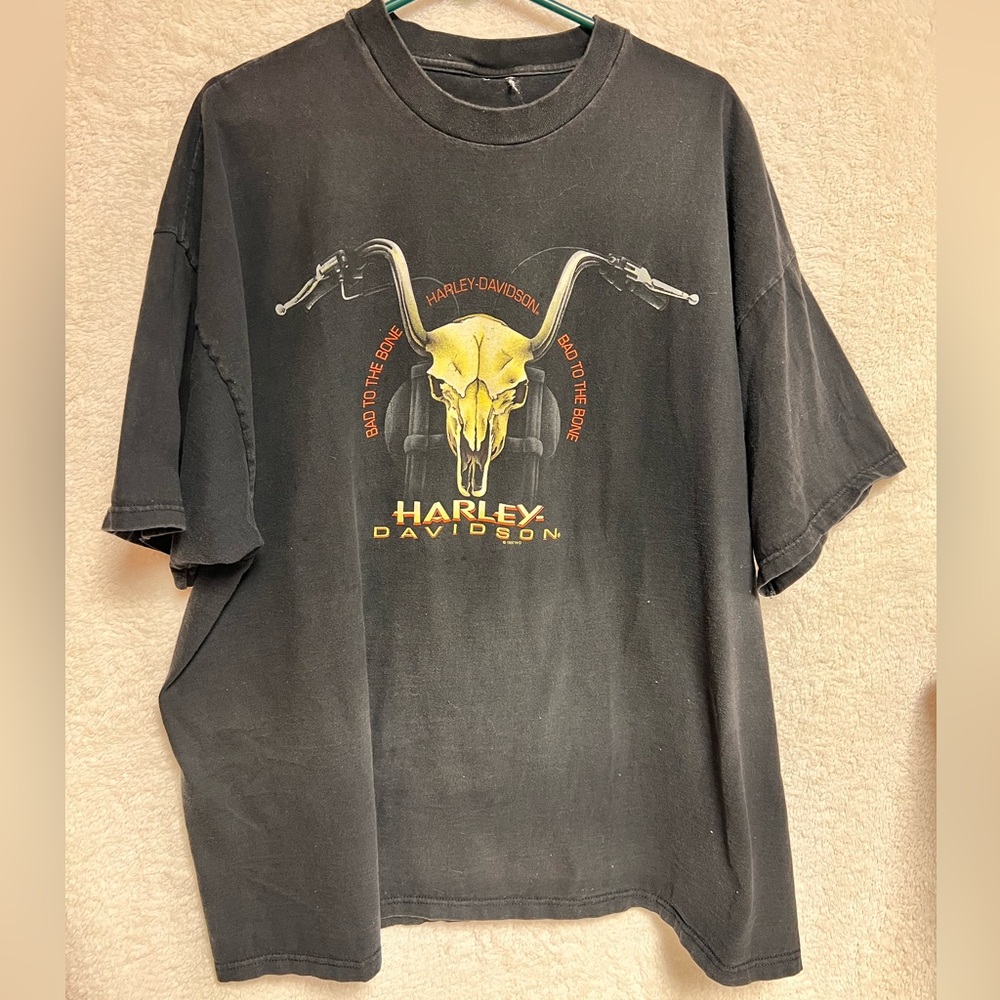Harley-Davidson Black T-Shirt with Yellow Skull Graphic
